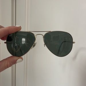 Aviators!!! Ray ban non-polarized.